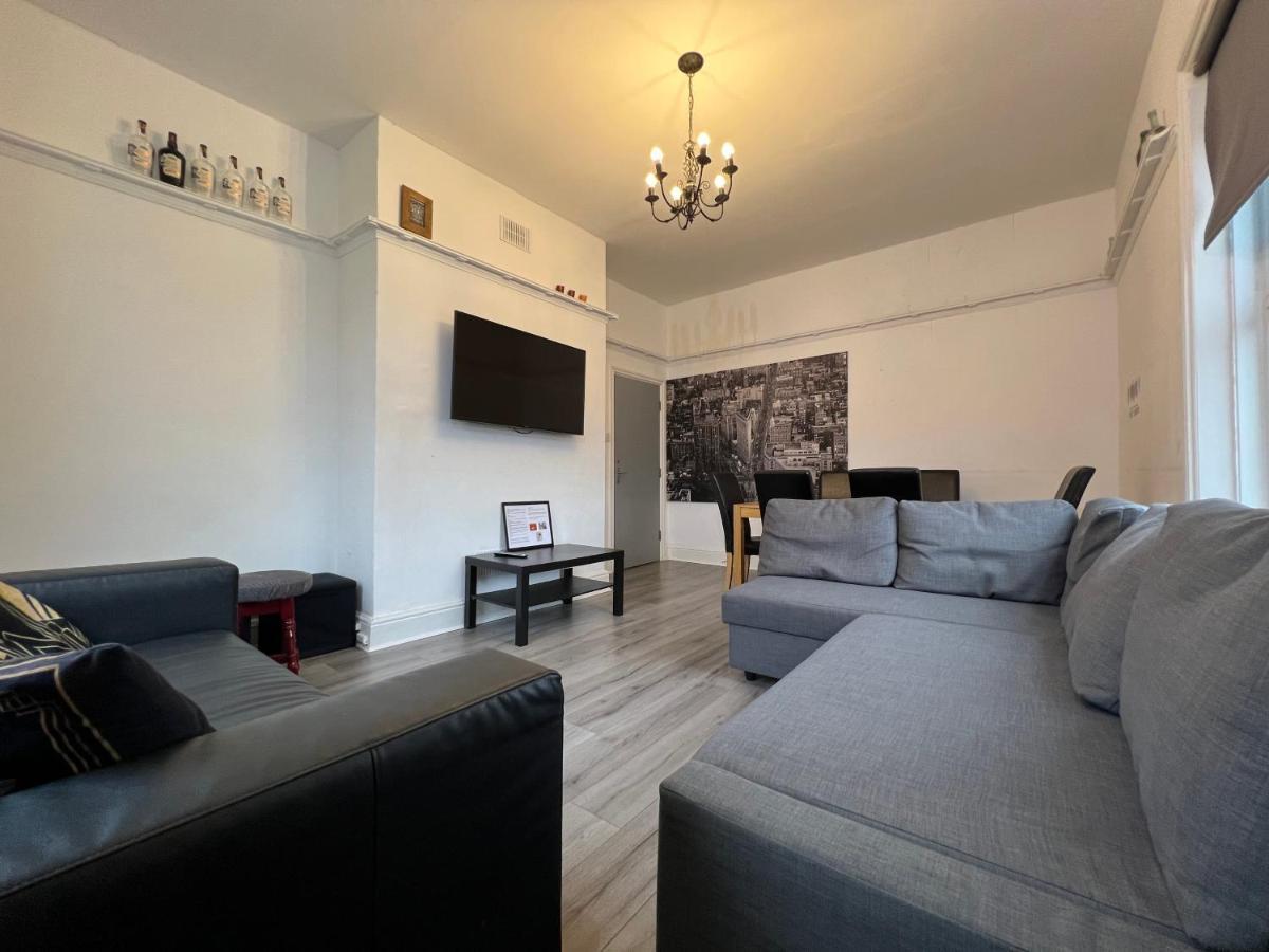 Peaky Blinders Apartment 5 Min Walk To Blackpool Tower Sleeps Up To 14 Esterno foto